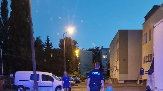 4-latek samotnie podróżował tramwajem. Policjanci pomogli mu bezpiecznie wrócić do domu