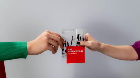 Kolportaż ulotek bezadresowy – kiedy sprawdza się najlepiej?