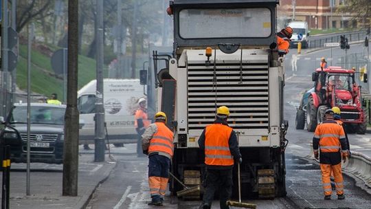 Nowe nawierzchnie kolejnych ulic