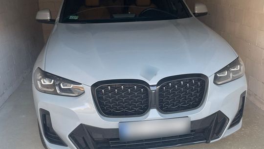 Policjanci odzyskali auto o wartości 250 tysięcy złotych