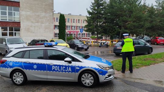 Policjanci sprawdzali oznakowanie dróg w pobliżu szkół