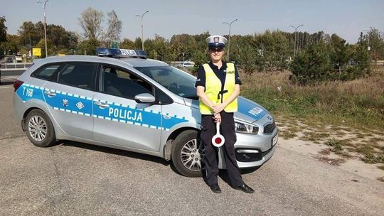 Policjantka, co zwierzętom pomaga