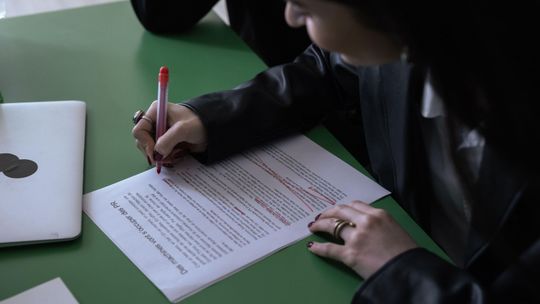 Przed jesiennym sezonem - korekta tekstów w lokalnej firmie