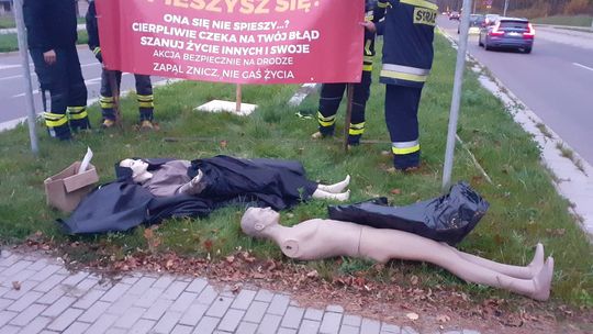 Strażacy z OSP Bartąg pod Olsztynem ustawili ... kostuchę