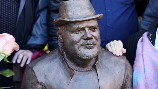 Tadeusz Machela ma swoją ławeczkę w Olsztynie