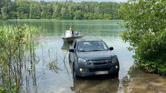 Tragiczny finał poszukiwań 47-latka na jeziorze Pluszne wielkie 