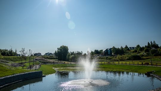 Zbiornik przy ul. Antonowicza otwarty. Pływająca fontanna będzie gratką dla mieszkańców