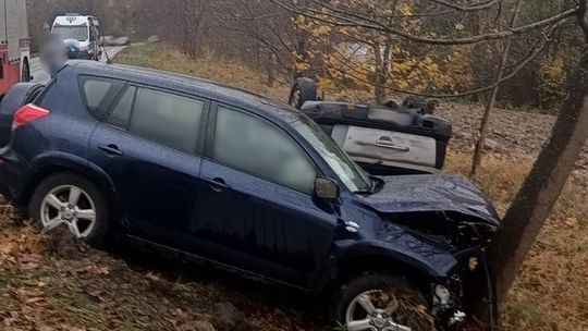 Zdarzenie drogowe z udziałem dwóch pojazdów