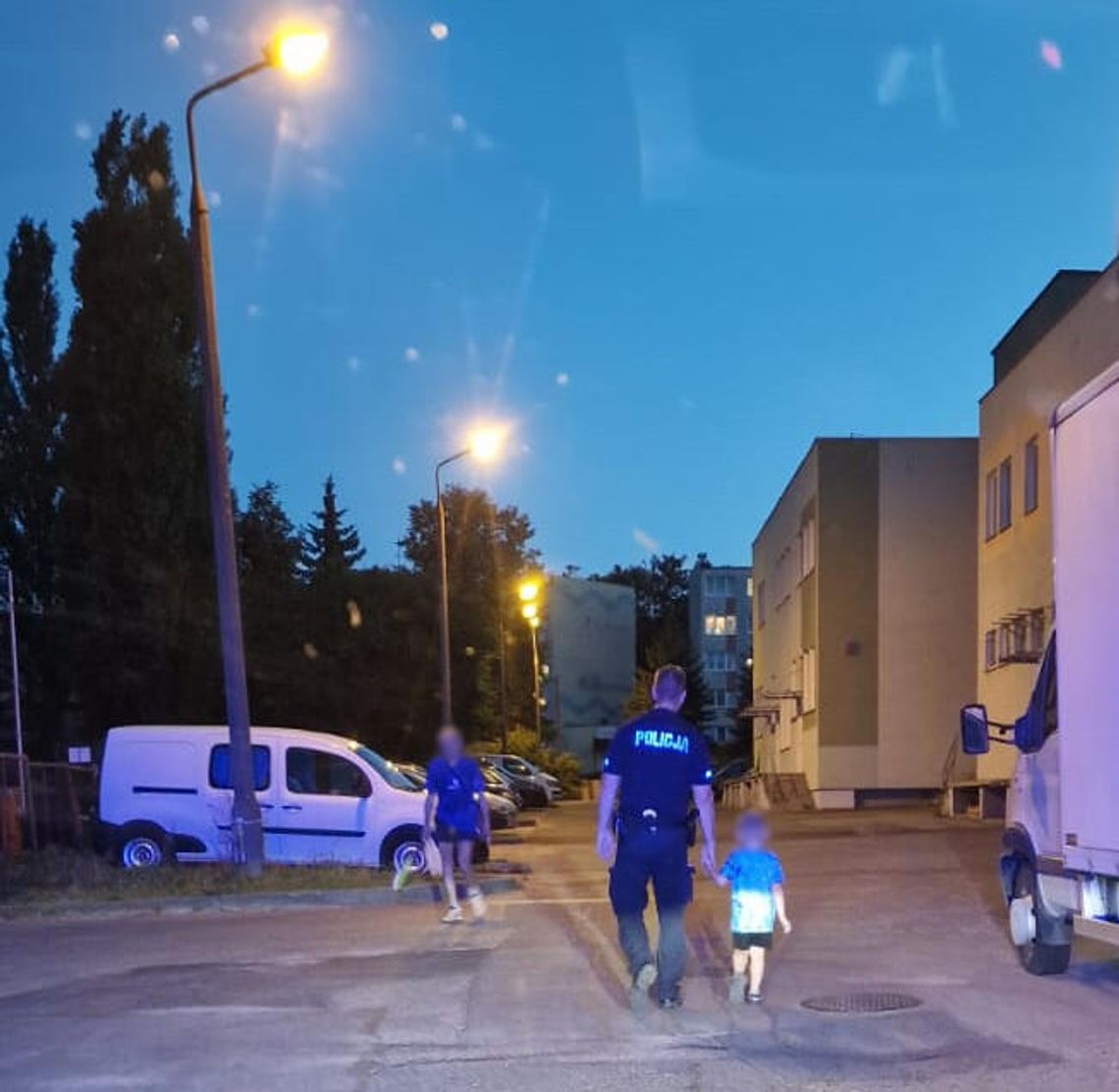 4-latek samotnie podróżował tramwajem. Policjanci pomogli mu bezpiecznie wrócić do domu