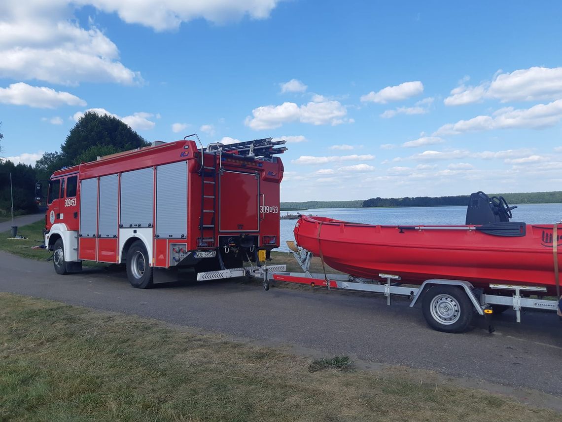 Akcja poszukiwawcza za 28-latkiem, który wypadł z łódki pod Olsztynem