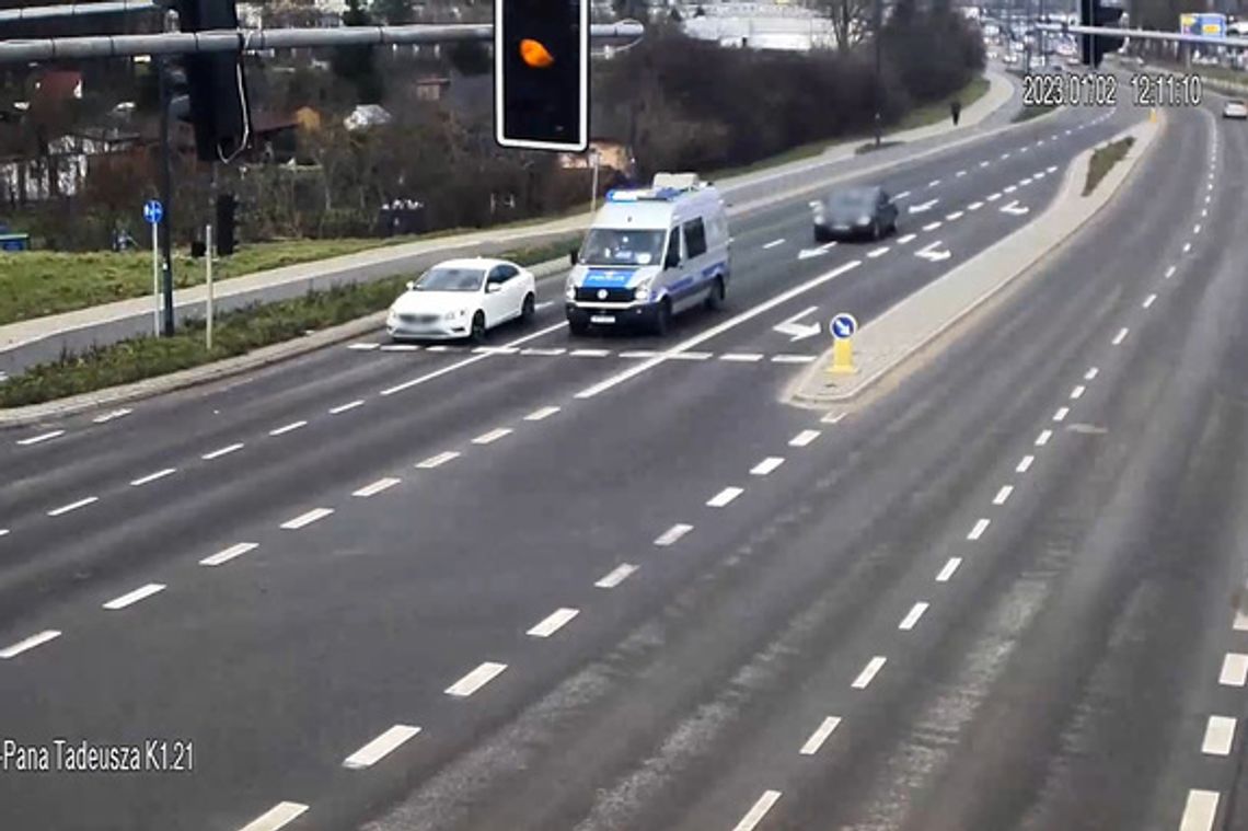 Dziecko potrzebowało pomocy. W bezpiecznym dotarciu do szpitala pomogli policjanci.