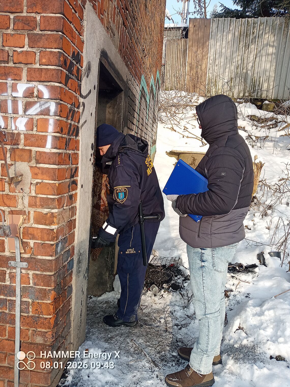 Silny mróz w Olsztynie. Strażnicy miejscy wspierają osoby bezdomne Silny mróz w Olsztynie. Strażnicy miejscy wspierają osoby bezdomne