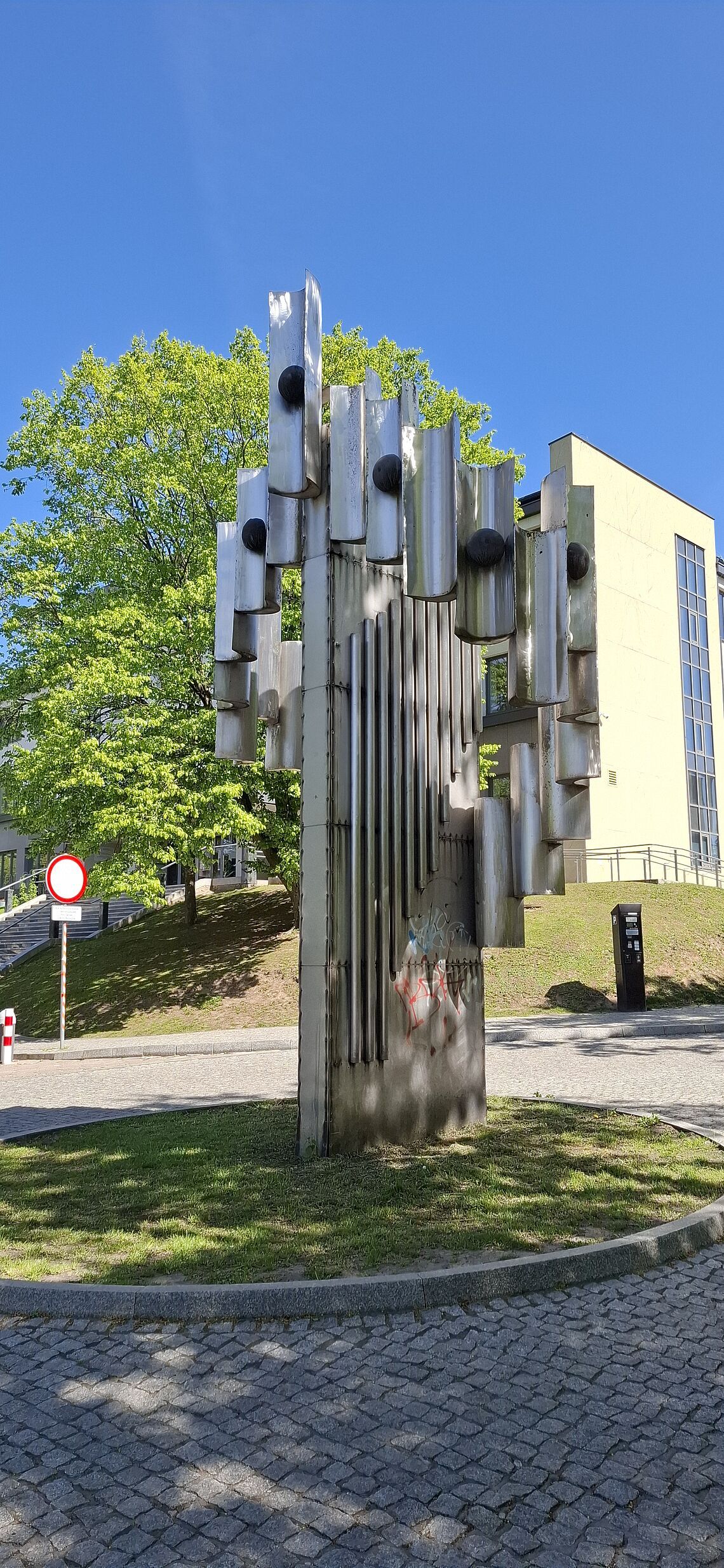 Spokojnie, „Kantata” znika tylko na chwilę. Będzie remont rzeźby Spokojnie, „Kantata” znika tylko na chwilę. Będzie remont rzeźby