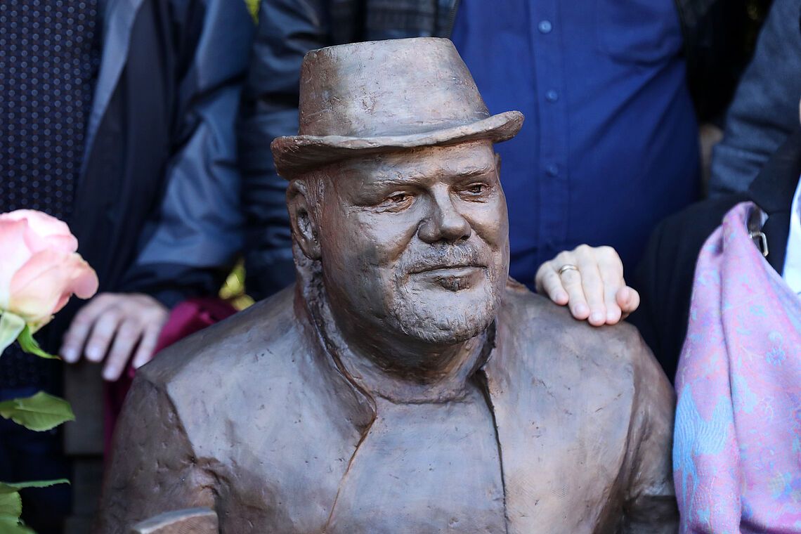 Tadeusz Machela ma swoją ławeczkę w Olsztynie Tadeusz Machela ma swoją ławeczkę w Olsztynie